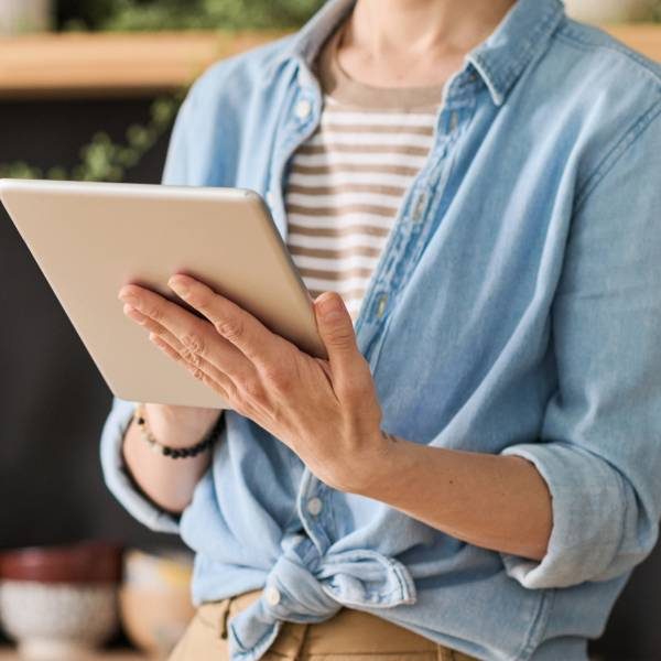woman using ipad